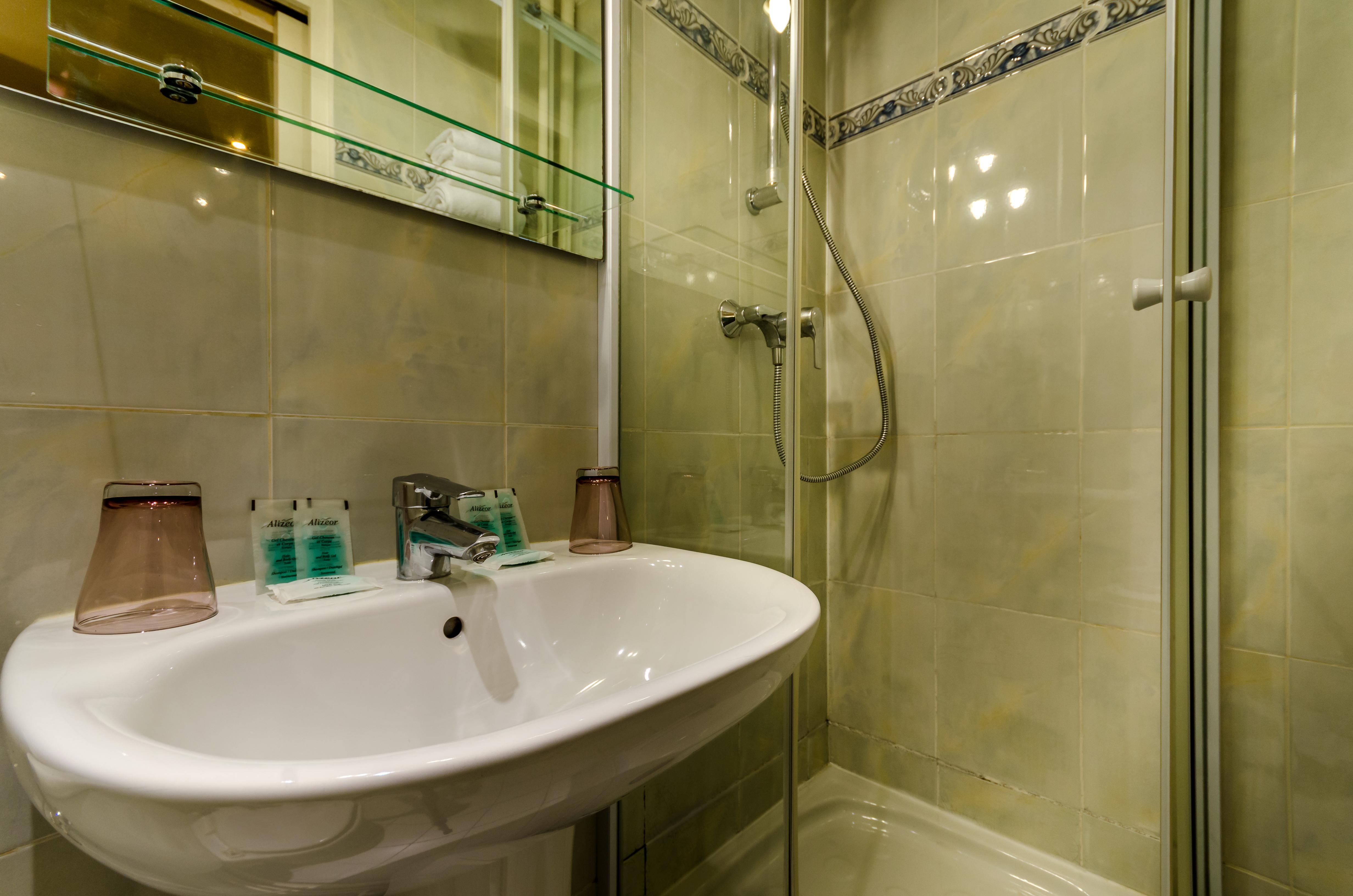 Hotel Riviera Renovated Paris Eksteriør bilde
