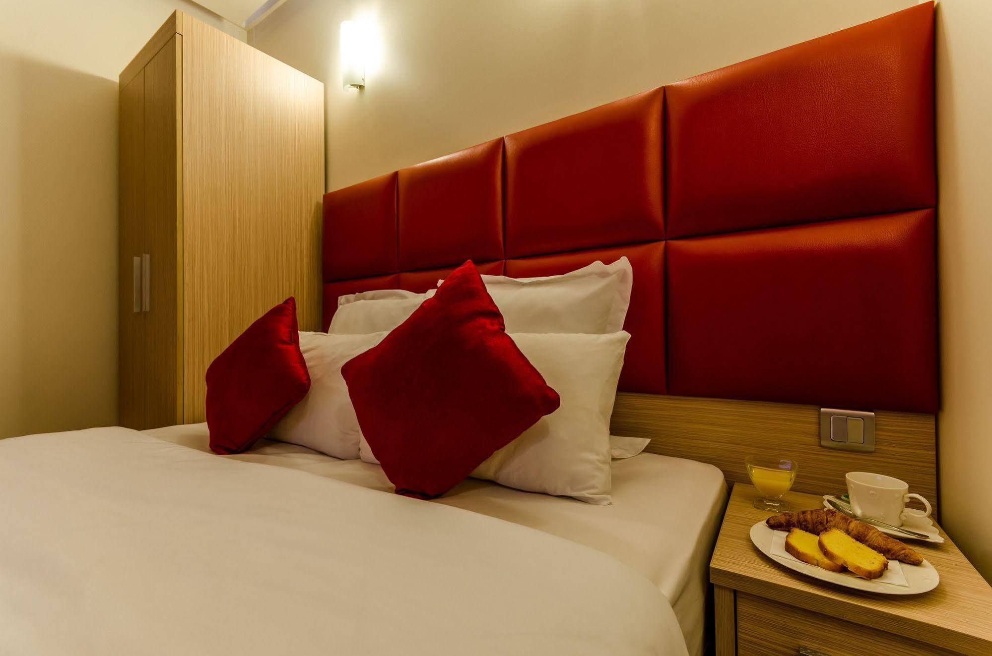 Hotel Riviera Renovated Paris Eksteriør bilde